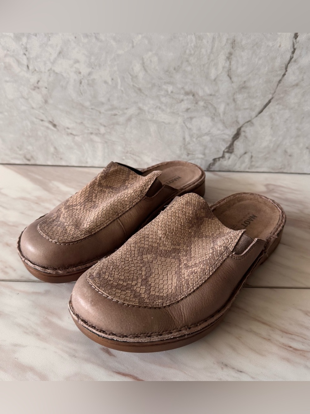NAOT Leather Mule Clogs Size 7.5 Metallic Taupe Snakeskin Print Comfort Shoes